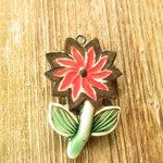赤いお花の壁掛け（陶器）