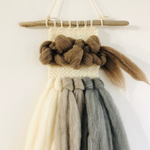 4色の羊毛のhanging
