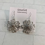 シルバーメタルフラワーピアス／イヤリング