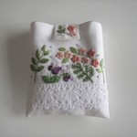 刺繍のポイントカード入れ（ラベンダー）