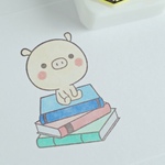 ブタさん on the book消しゴムはんこ