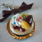 【SALE】たけのこチョコ・カラフルトッピングクリームのバッグハンガー　リボン付き