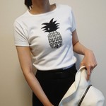 大人のためのお洒落なTシャツ（パイナップル）