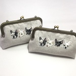 つみこ様オーダー品☆犬の手刺繍で通帳も入るがま口ポーチ