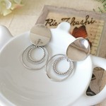 メタルプレートとトリプルフープのピアス   チタン