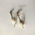 白翡翠のチューリップピアス（イヤリング）NO110