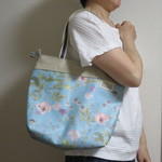 （リバティビニコ）お出掛けにファスナー付きトートバッグ（M)