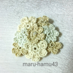 小花の編み物ブローチ白