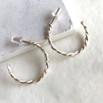 14kgf×silver925 twist hoop フープピアス