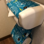 猫ちゃんのトイレットペーパーホルダー