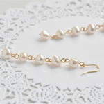 揺れる淡水パール5粒ピアス