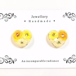 ハート型かすみ草レジンピアス