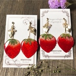 いちごstrawberry❤︎耳飾り