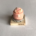 バラのケーキ ピンクベージュ