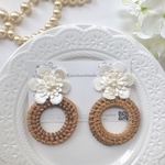 ブラウンラタン♡かわいいレザーフラワーピアス イヤリング 金属アレルギー対応