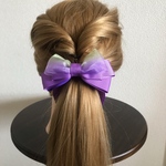 紫色のエレガントな大人可愛い揺れるヘアリボン ポニーフック