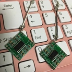 基盤のピアス