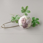  花刺繍の ブローチ(ストール)ピン   
