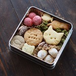 「ねこたちのメッセージ♪クッキー缶」（M）