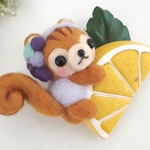 ブドウリスちゃんとレモンのマグネット　羊毛フェルト　