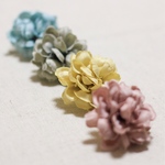 くすみカラー布花のピアス