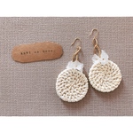 circle rattan × white flower