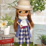 No.1539  ダンガリー羽織りものと、ネイビーチェックのパンツのコーデ