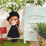 プチブライスNo.124  プチっこ＊黒エプロンワンピとオフ白インナー