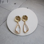 大ぶりフラワー＆クリアピアス 夏ピアス