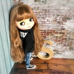 ロゴ入りハイネックパーカー（ブラック）