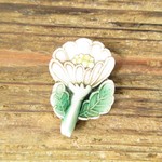 白いのお花のブローチ