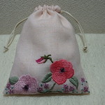 ピンクのビオラの巾着
