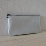 革で作ったシンプルなポーチ＊しぼシルバー＊ノーマルサイズ