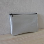 革で作ったシンプルなポーチ＊深め＊しぼシルバー＊