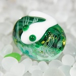 花に白蛇　濃緑マーブル金箔散らし　（花・青緑）