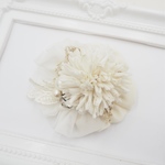 シロツメクサとチュールのnaturalコサージュ＊