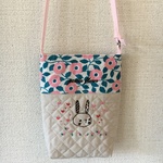 フロッキー・刺繍キッズポシェット (ピンク花×うさぎさん)