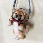 夏帽子の柴ワンコデニムチャーム