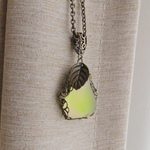 ・:*:・ガラスに白い付着物あり・:*:・Vintage pear fruit  　ネックレス