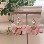 シフォンフリルピアス