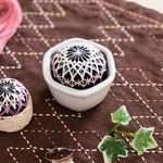 手まりの針刺し  草木染め刺し子糸紺陶器ver.