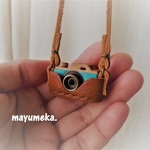 ＊お出かけ＊革のミニカメラネックレス＊茶色×ターコイズブルー＊イタリアンレザー＊