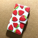 ストロベリー いちご 可愛い フルーツ プリント 白ベース 1 スマホカバー スマホ ほぼ 全機種対応 カメラ穴あり 手帳型ケース