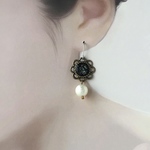 黒モチーフとコットンパールのゴシック風ピアス（イヤリング）【金属アレルギー対応】