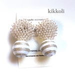 つぶつぶパール×ボーダーボンボンピアス／イヤリング
