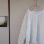 コットン総刺繡Ⅴネックプルオーバー