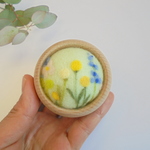 羊毛フエルト刺繍のころりんピンクッションGARDEN(グリーン）