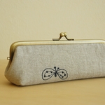 ミナペルホネン【choucho  beige × navy】☆がま口 ペンケース