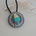 【刺繍】セキセイインコとオリーブのヘアゴム