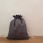 【再販★】星の綿麻 巾着袋 ＊グレイッシュブラウンにゴールド 18.5×24＊給食袋 上履き入れ に フリル巾着